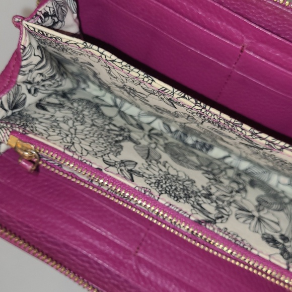 Vera Bradley Leather - Picture 3 of 3